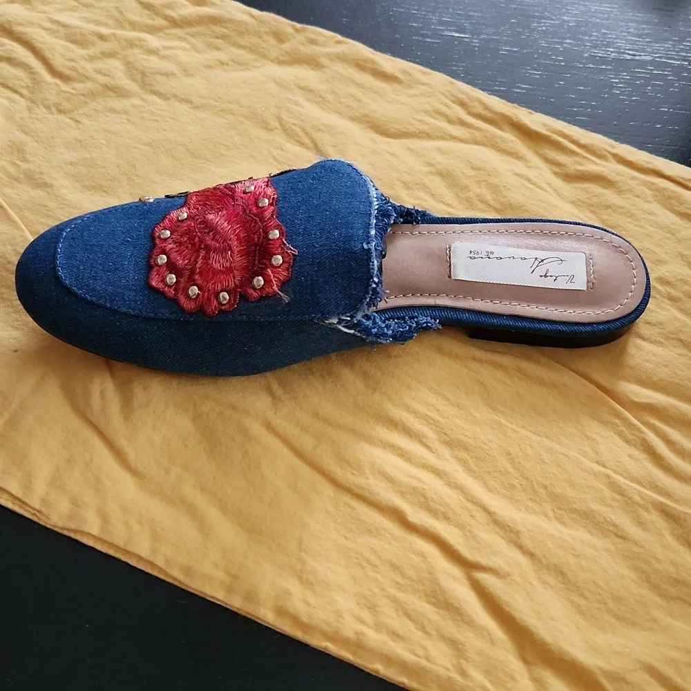 Shoes - Picture 2 of 3